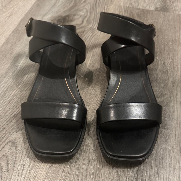 Vionic Shoes - Vionic black strappy sandals